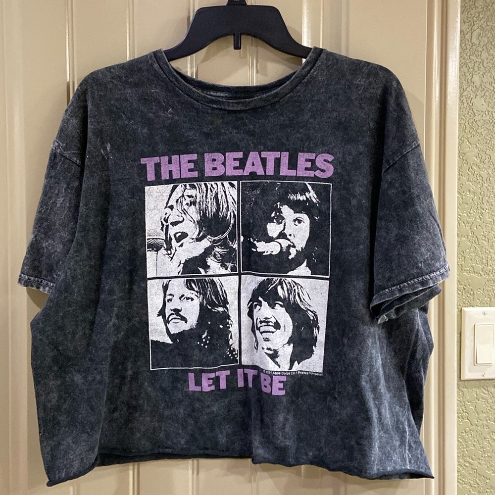 Women’s Cropped T-Shirt by Junk Food Clothing Brand. EUC!